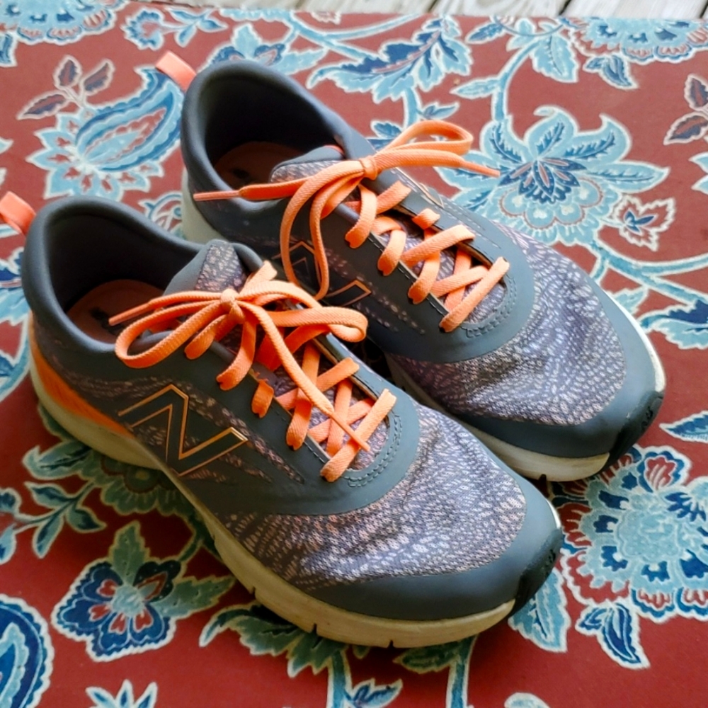 New Balance athletic shoes ultra soft comfort insert size 8 womens